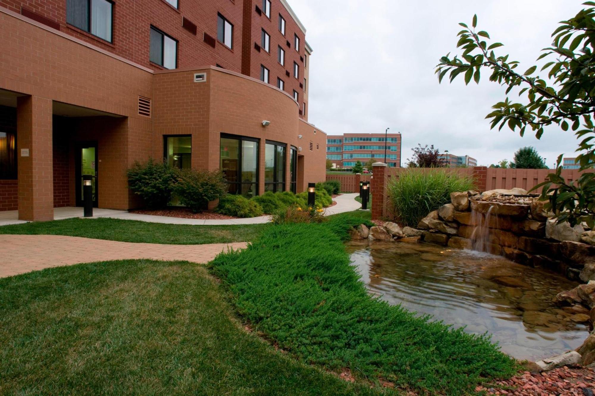 Courtyard Cincinnati North At Union Centre West Chester Exterior photo